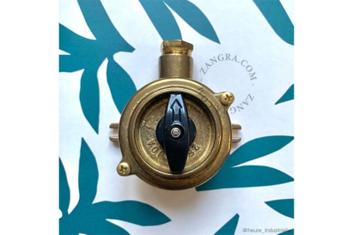 Wodoodporny przełącznik obrotowy z mosiądzu - Zangra