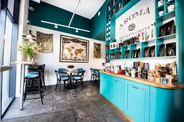 Stołek barowy BST-165 - Fameg- tapicerowany