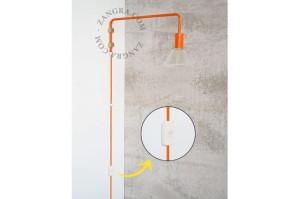 Lampa ścienna ADAM z obrotowym ramieniem, czerwona - Zangra