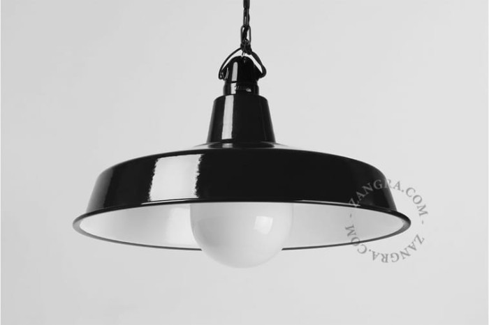 Emaliowana lampa wisząca  ALEXANDRE, czarna - Zangra