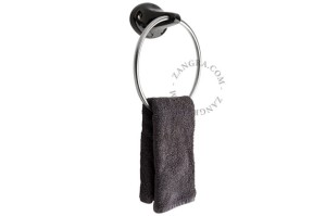 bathroom011-b-l-04-black-porcelain-porcelaine-noir-zwart-porselein-handdoek-essui-towel.jpg