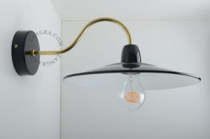 Lampa ścienna BRASS &amp; ENAMEL czarna - Zangra