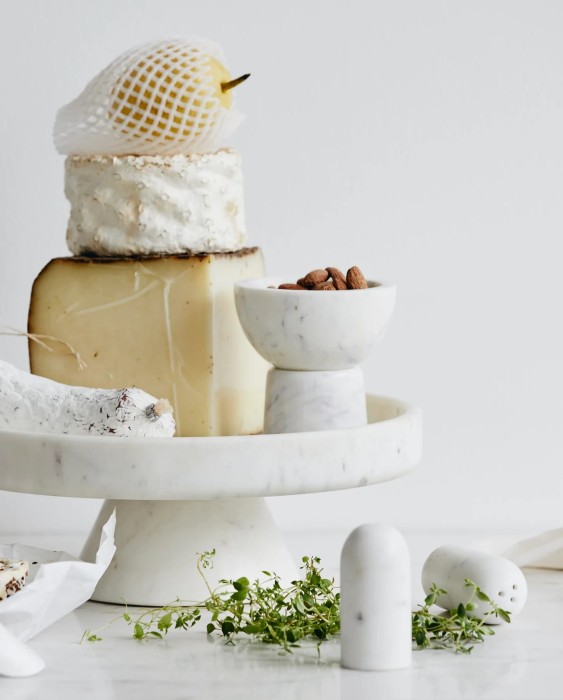 Solniczka/pieprzniczka SUMAK, biały marmur - Nordal