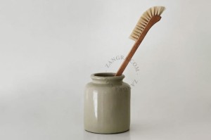 brush-039-l-03-zangra-wood-bottle-biodegra_dable3.jpg