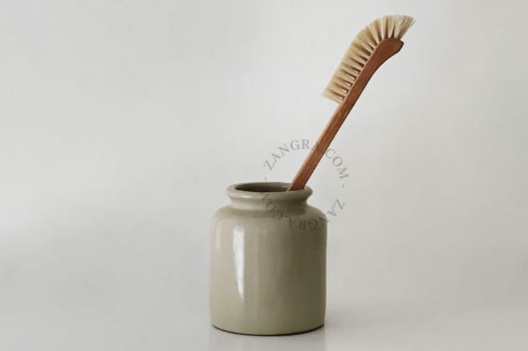 brush-039-l-03-zangra-wood-bottle-biodegra_dable3.jpg