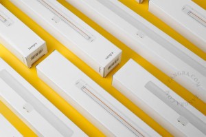 Niebieska lampa ścienno-sufitowa z żarówką S14d, 30 cm - Zangra