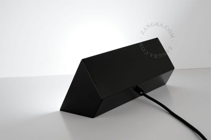 Czarna lampa stołowa BROOKE - Zangra