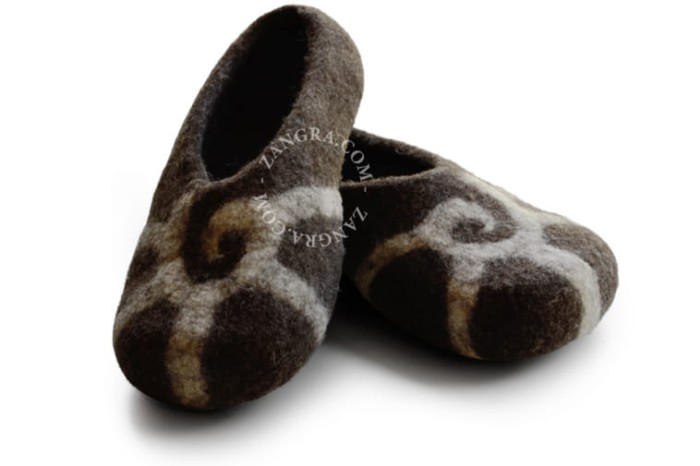 slippers-ch004-l-02-pantouffle-feutre-pantoffels-vilt-wol-laine-wool-felt-felted-slippers-shoes.jpg