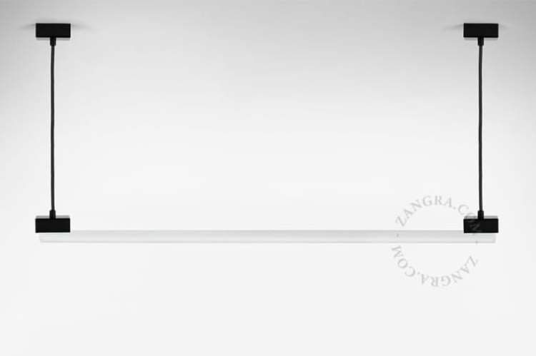 Czarna lampa liniowa wisząca BRUNO żarówka LED 100 cm - szkło opalowe - Zangra