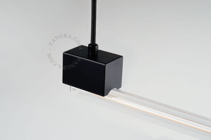 Czarna lampa liniowa wisząca BRUNO  żarówka LED 100 cm - szkło przezroczyste - Zangra