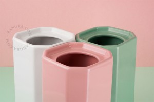 Uchwyt porcelanowy na szczotkę biały Art Deco BECCA - Zangra