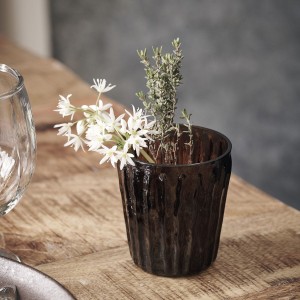 Brązowy świecznik TINKA - House Doctor