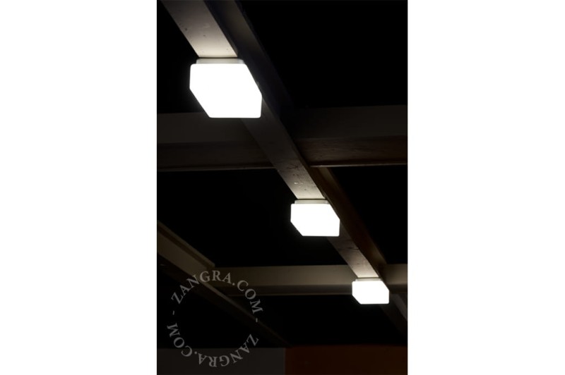 applique-plafonnier-salle-bain-etanche-lampe — kopia.jpeg